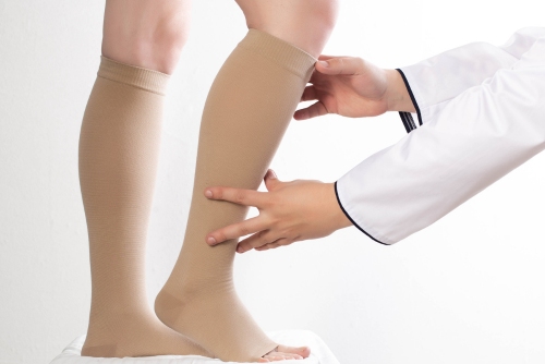 Varis Çorabı nedir? Ameliyattan sonra varis çorabı kaç gün giyilir, faydaları, ne işe yarar?